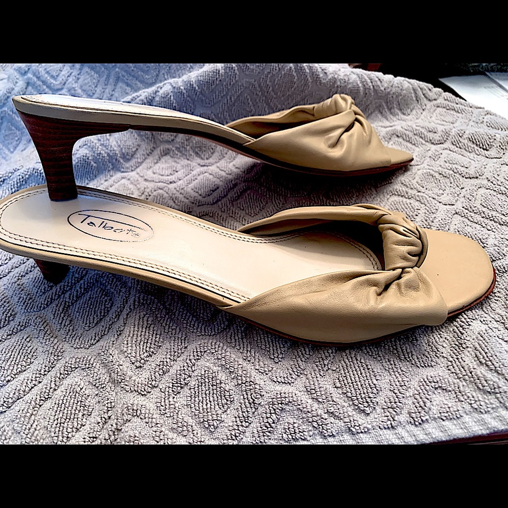 Slide leather sandals